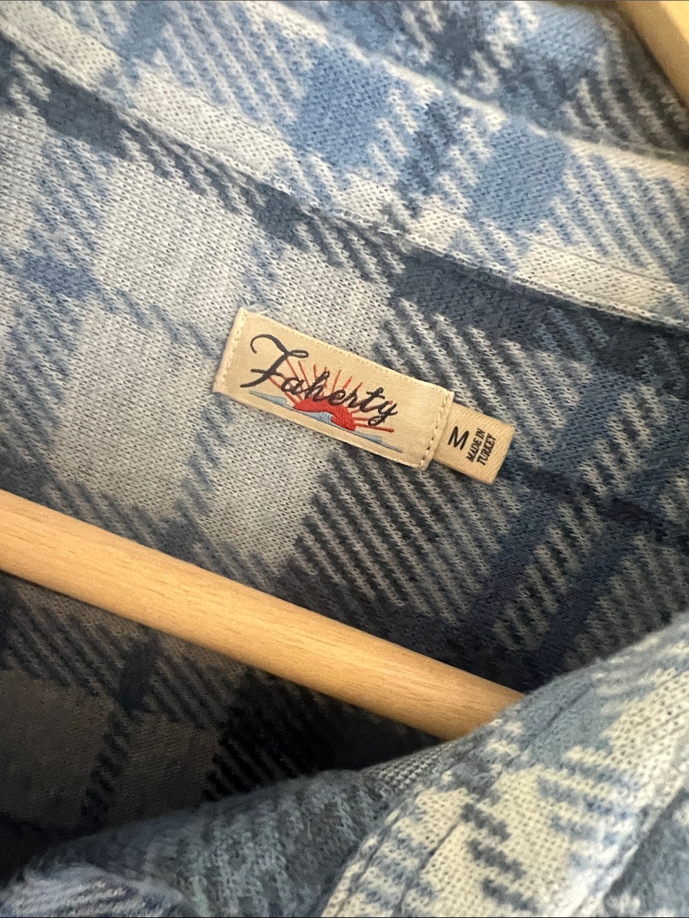 Faherty Vintage Blue Plaid Legend Sweater Shirt Medium - Picture 6 of 7